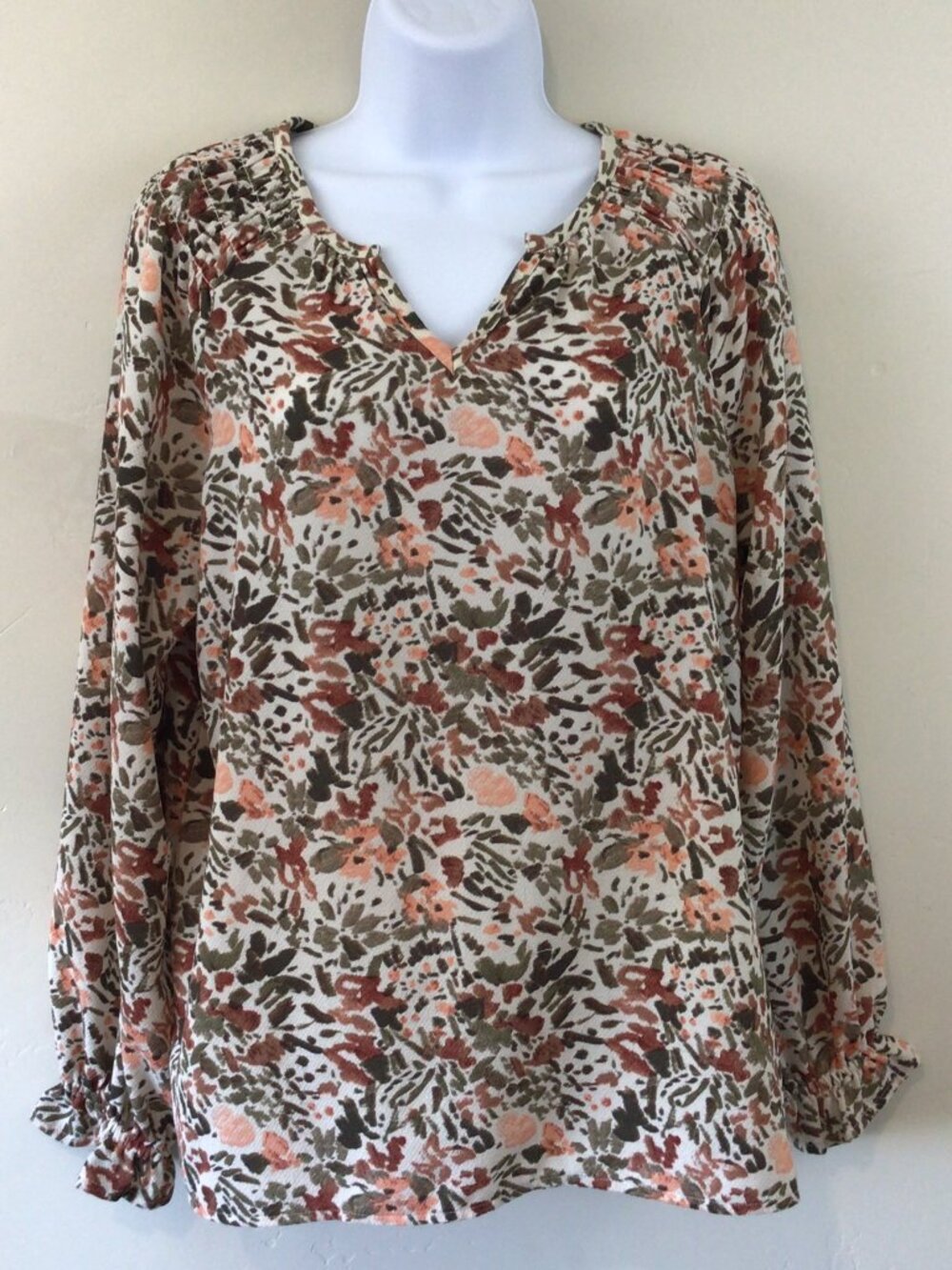 Jessica Simpson White Floral Print V Neck Long Sleeve Shirt